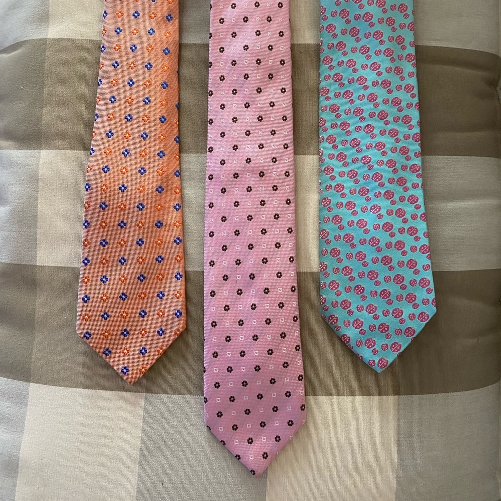 Men’s neckties.